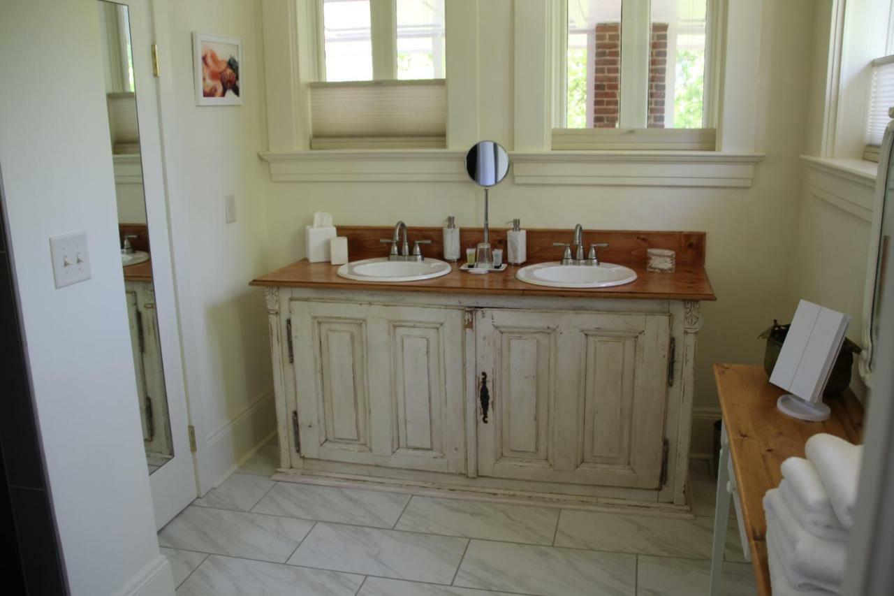 Gillen House Bed And Breakfast Maxeys Екстер'єр фото